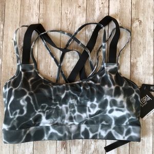 Victoria’s Secret Sports Bra size: M